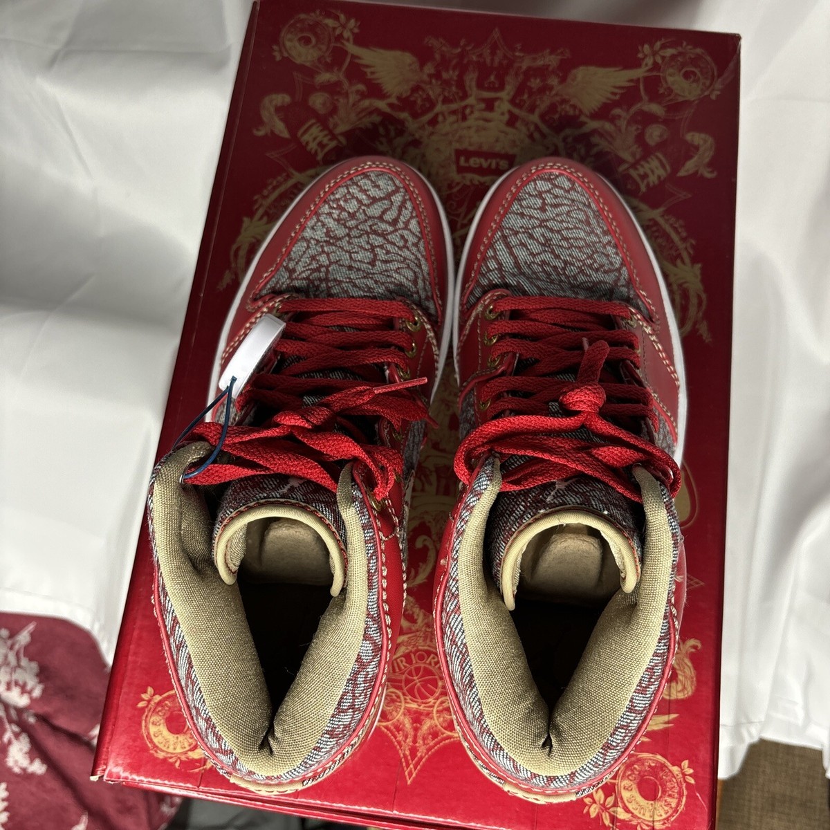 Size 10 - Jordan 1 Retro x Levi's 23/501 Denim Pack 2008 Size 10 - Jordan 1 Retro x Levi's 23/501 Denim Pack 2008