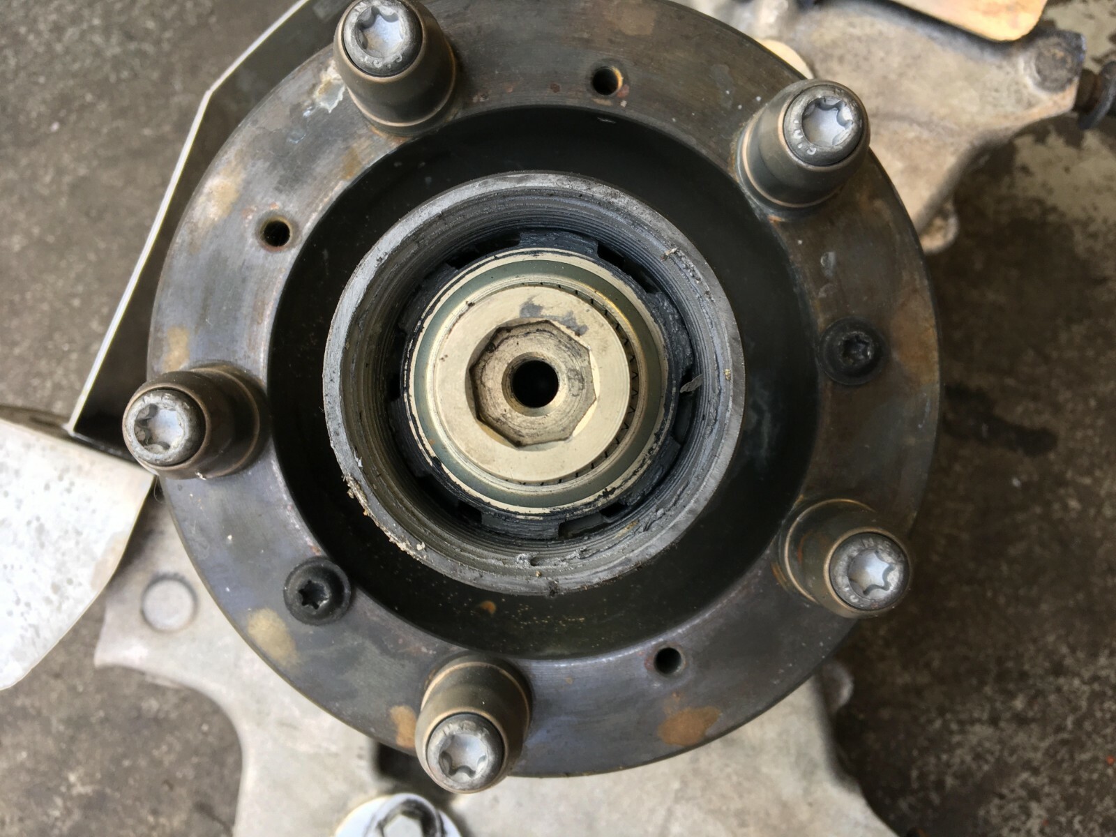 16 - 19 991 991.2 Porsche 911 GT3 RS Left Driver Front Wheel Carrier Hub Knuckle