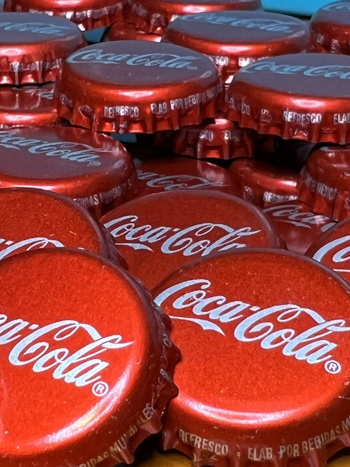 Lote de 25 Tapas de Botella de Coca-Cola Coca-Cola para Artesanía Proyectos de Arte Limpio Coleccionable Foto 2 de 4