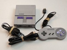 Nintendo Super NES Classic  w/ 2 Controllers Anh Power Cables Tested Working