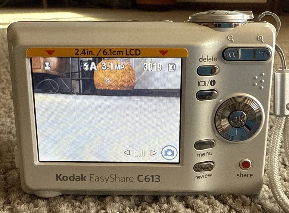 Cámara digital compacta Kodak EasyShare C613 blanca zoom 3x con estuche para tarjeta SD como nueva Foto 4 de 4