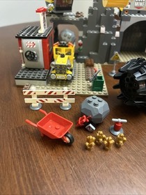 Lego City 4204 The Mine With 4 Minifigures 95% Complete With Box