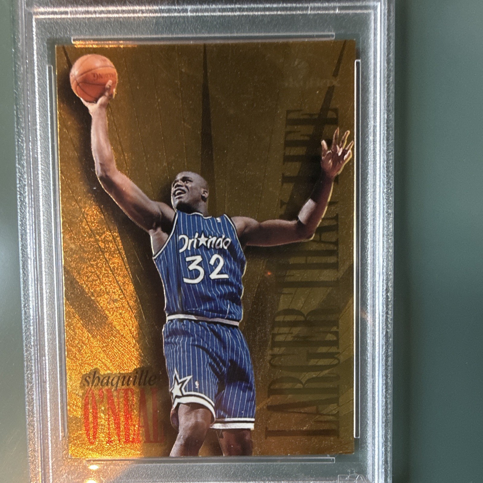 SkyBox Premium 1995 Shaquille O'Neal Larger Than Life #L7 Magic PSA 6 view 2