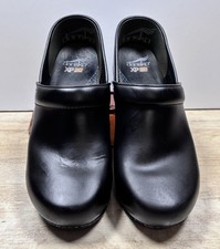 Dansko XP 2.0 Black Leather Clogs Women  s Size 41 US 10.5-11 Slip Resistant
