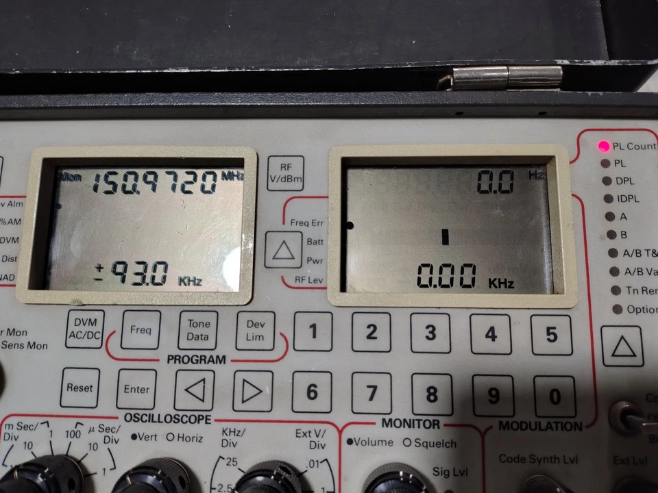 Motorola R2200A Communications System Analyzer - Image 2 of 4