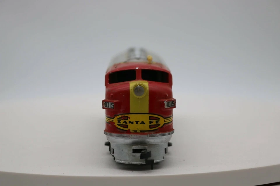 Tyco Plasitc Mantua Ho Gauge 1:87 Scale SANTA FE 4015 Dummy Locomotive - Image 3 of 4