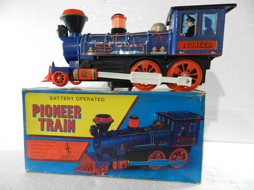 VINTAGE TIN TOY BATTERY OPERATED PIONNER TRAIN MINT LITHO TAIWAN