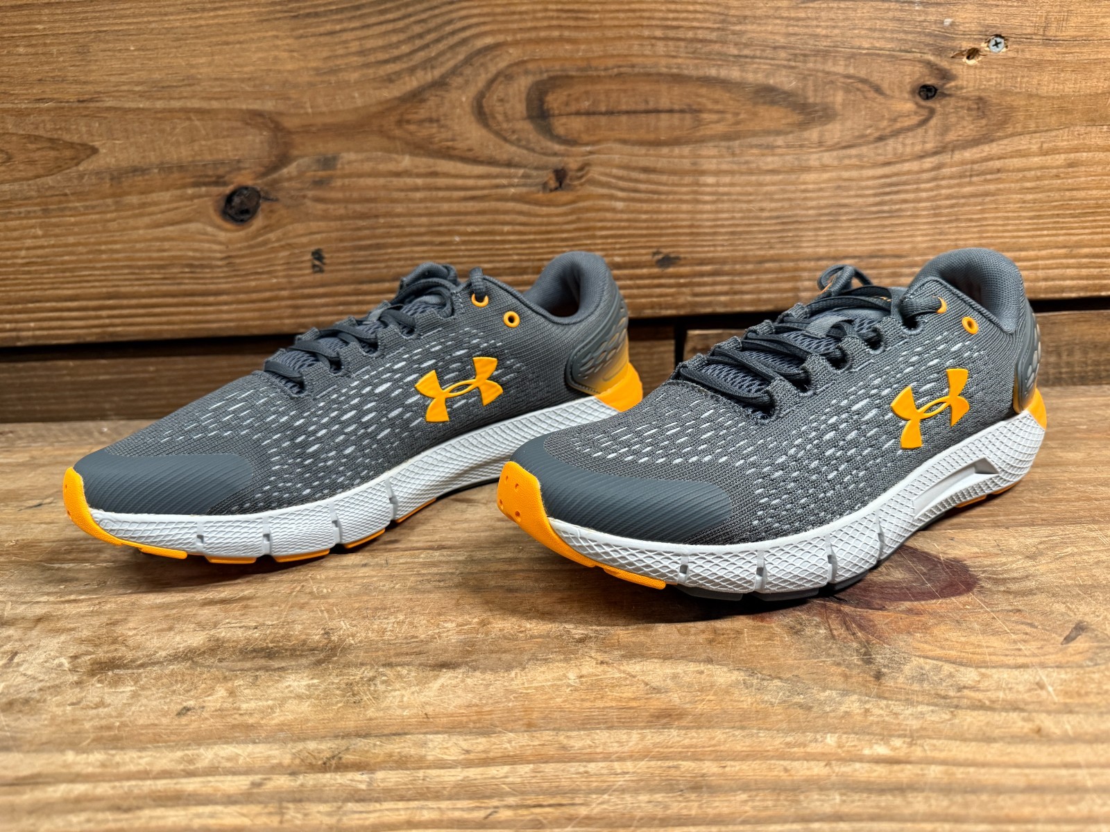 Under Armour UA Charged Rogue 2 Men's Running Shoes Size 9.5 3022592-105 thumbnail 6