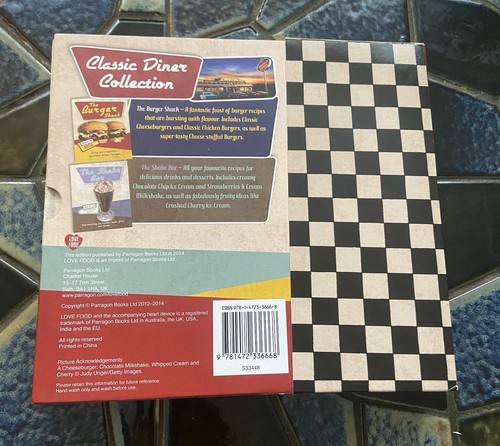 Classic Diner Collection The Burger Shack+The Shake Bar Cook Book,4 Curly Straws - Picture 4 of 8