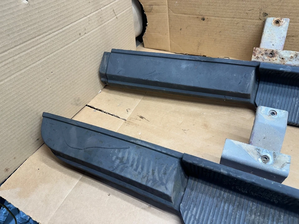 Jeep Wrangler YJ 87-95 peldaños laterales acampanados estribos llamaradas de fábrica OEM Foto 2 de 4