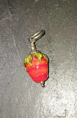 Kettenanhänger ''Erdbeere'' Glas Handgefertigt Einzelstück, an Silberöse 40mm