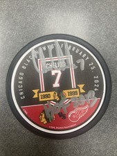 Chelios Autograph Puck