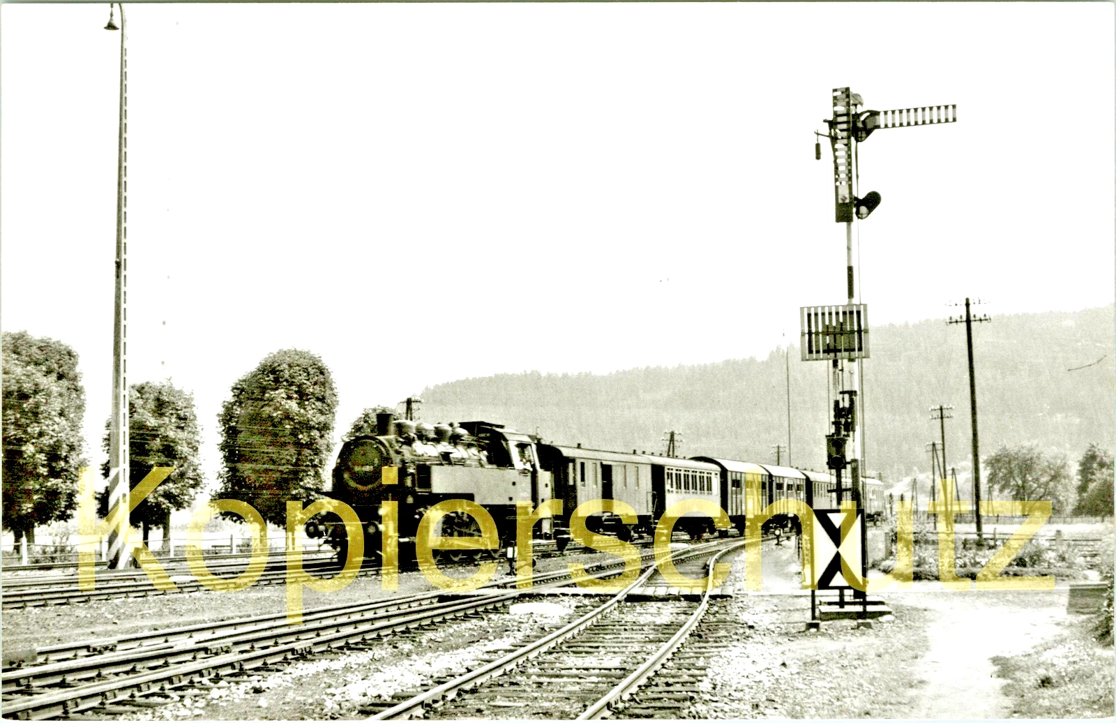 Foto - BBÖ 86 481 mit MCi Behelfswagen in St. Veit/Glan 7.1952 - Bild 1 von 1