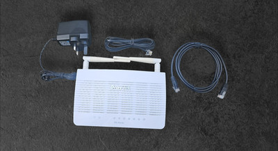 DrayTek Vigor 2763AC VDSL2/ADSL2+ Dual-Band AC Gigabit VPN Router | Netzteil |