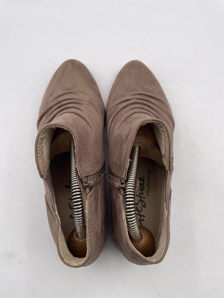 LifeStride Aurora 射击踝靴女式 7M 码蘑菇麂皮绒侧拉链 — 第 4/4 张图片