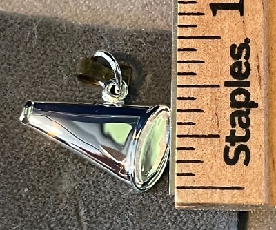 Sterling Silber Megaphon Charm - Nagelneu/nie getragen.