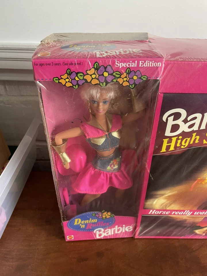 Barbie Western Set de Regalo Completo con Caballo Paso Alto y Volantes Denim NRFB Foto 2 de 4