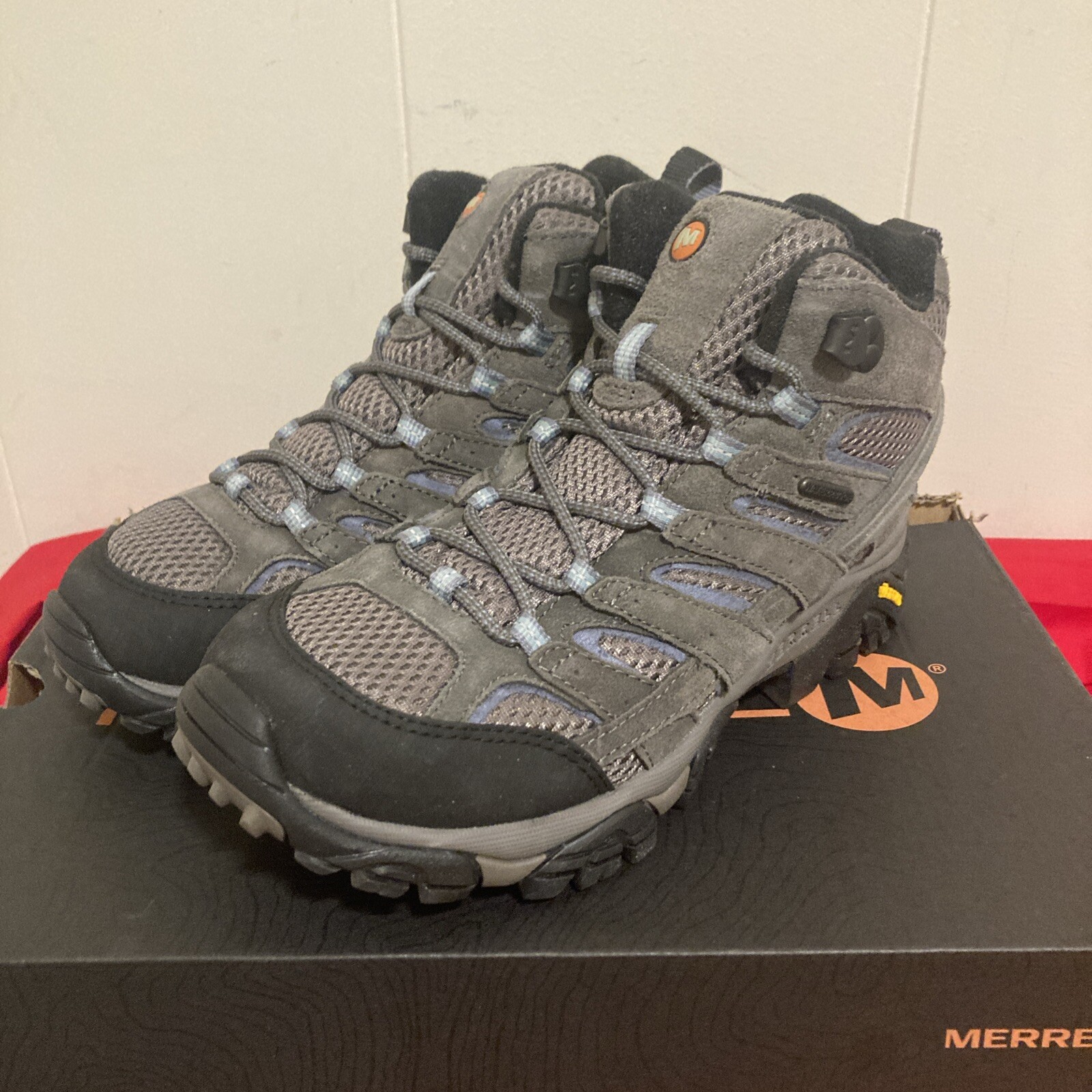 NEW 7.5M MERRELL WOMENS MOAB 2 J06054 MID WATER PROOF HIKING SHOES GRANITE GRAY