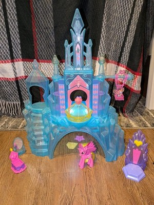 Hasbro My Little Pony Kristallschloss Spielset mit Cadence & Baby Flurry Heart