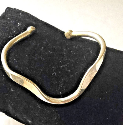 Handwerker 1970er Sterlingsilber minimalistisches ARMBAND Handarbeit gewellt offen Manschette - 13 gm