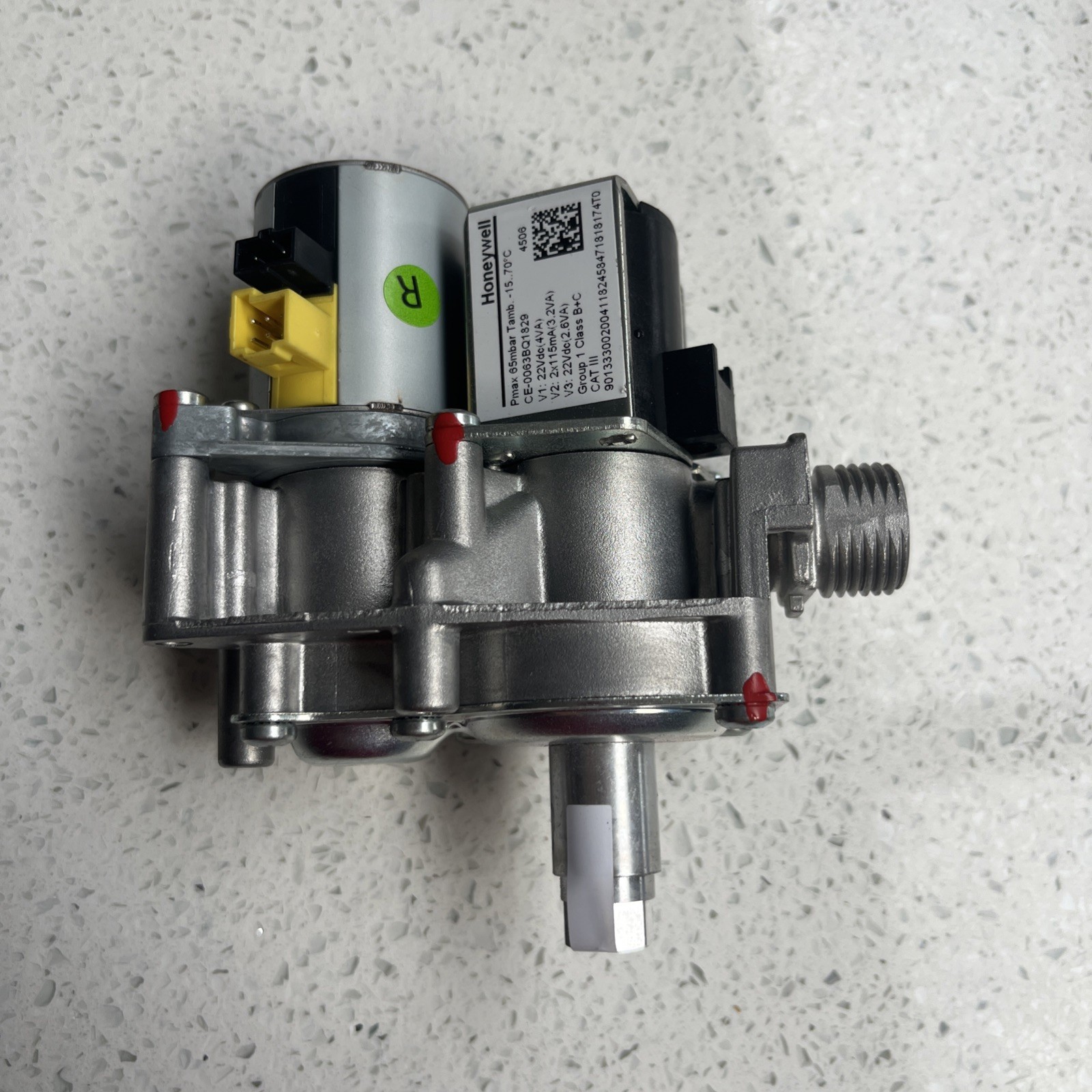 Vaillant EcoTEC 612 615 618 624 630 824 831 832 Compatible Gas Valve 0020148381