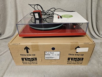 Rega Planar 2 Rot Plattenspieler mit Rega Bias 2 Tonabnehmer 