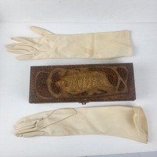 Vintage Flemish Art Co 681 Wood Hingded Box With French Opera Gloves Higbee