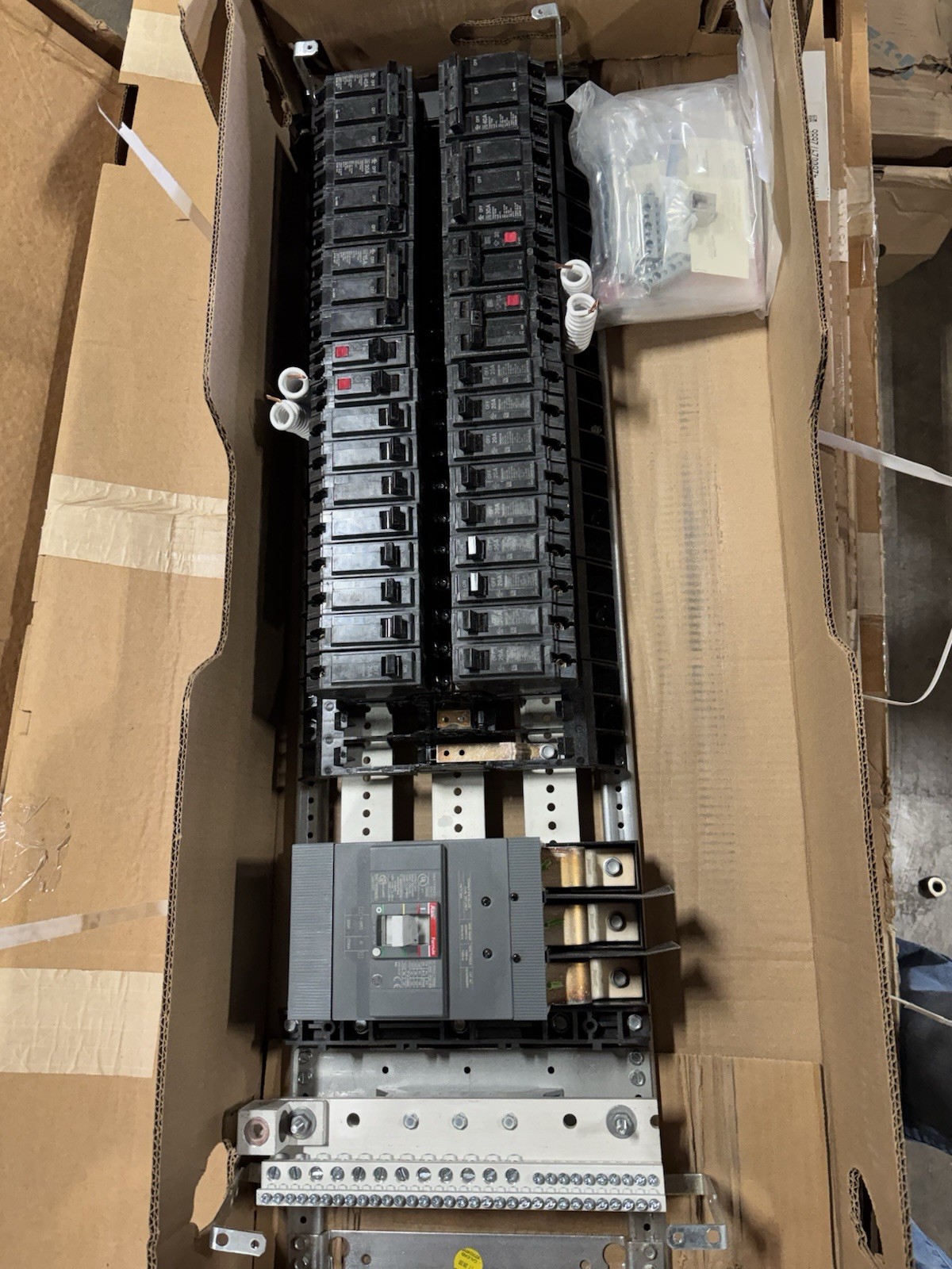 New ABB Panel Interior 225 amp Main Breaker 208V 3 Phase AQF3422CB/ A2N250 42C!!