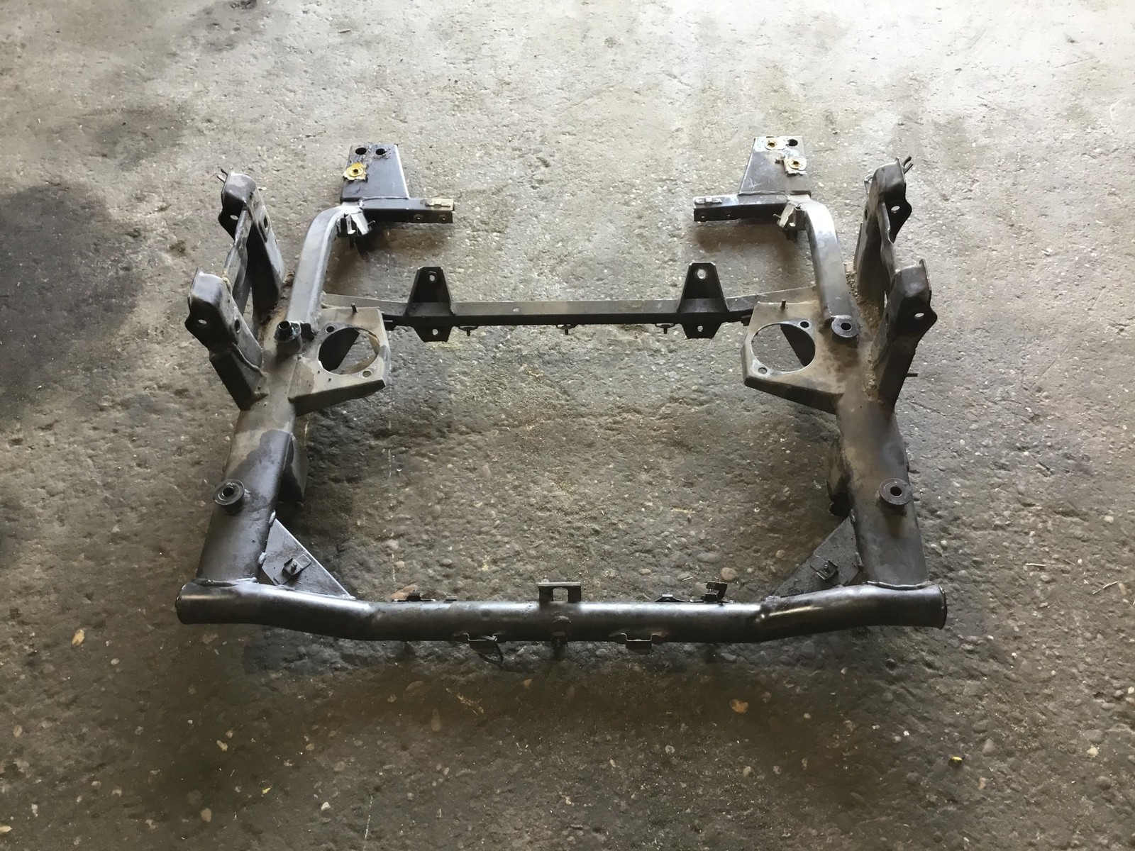 Maserati Coupe GT 2003 Front Crossmember Subframe Cradle 02-06 ;:Y