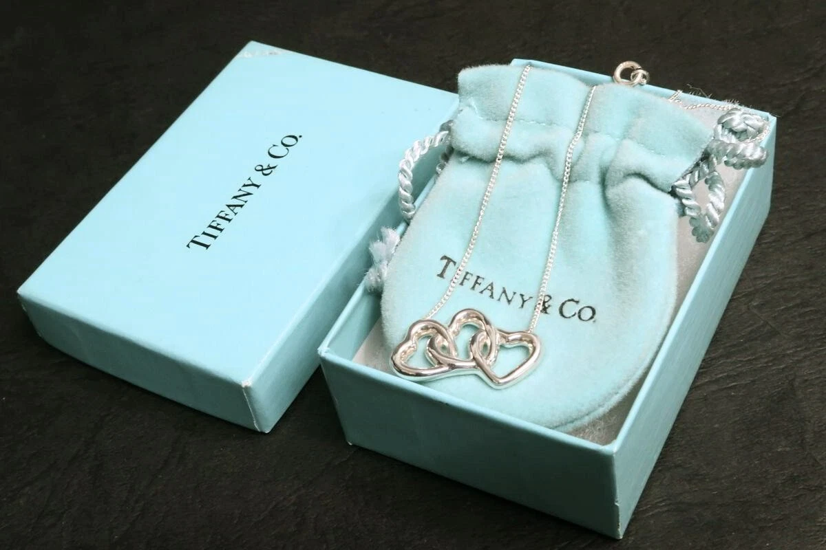 Tiffany triple hotsell heart necklace