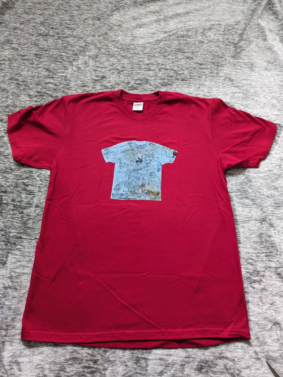 Supreme 30th Anniversary First Tee rouge UK taille M en prévente 
