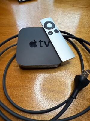 Apple TV 3rd Generation Digital HD Media Streamer A1469 + Remote