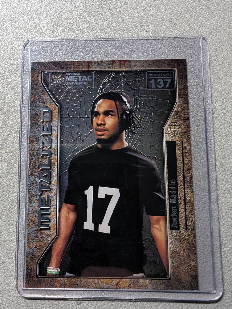 2021 Skybox Metal Universe Champions Jaylen Waddle Metalized Rookie #137