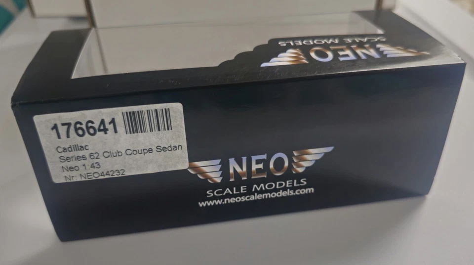 NEO Scale Models Cadillac Series 62 Sedanette 1:43 - Image 3 of 4