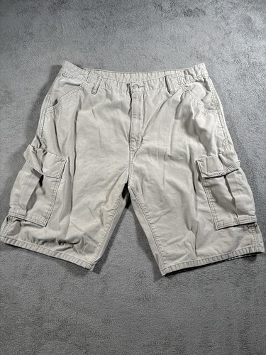VINTAGE Levis Cargo Shorts Mens 40 Beige Khaki Baggy Fit Skater Surfer Y2K - Picture 1 of 12
