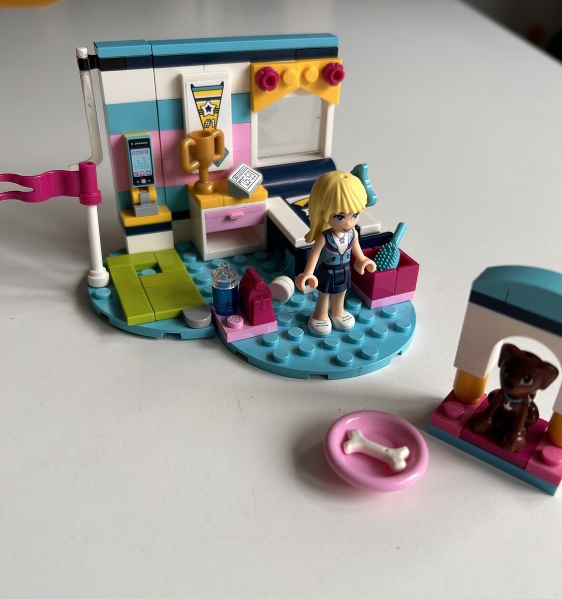 41328 LEGO FRIENDS: Stephanie's Bedroom 5702016111286 UK