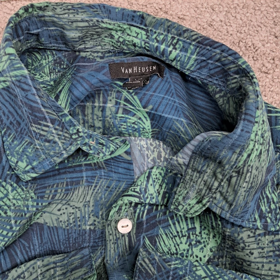 Van Heusen Men's Pair Of Button Up Short Sleeve Shirt Multicolor Large - Image 2 of 4