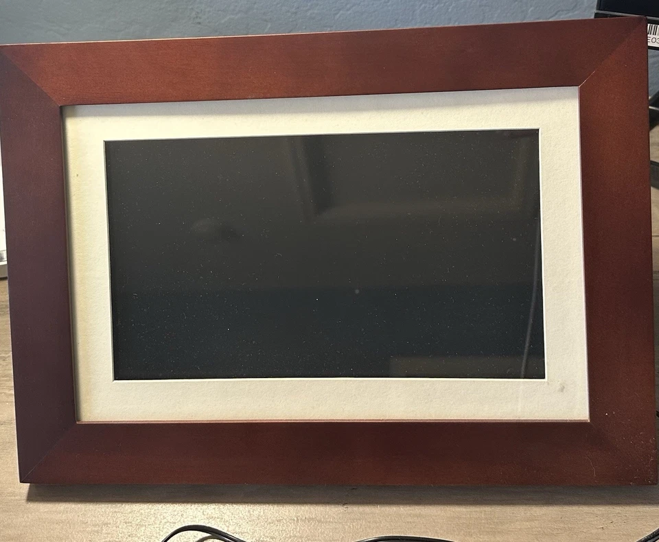 Philips 10.1" LED Walnut Wood Picture Frame Wall Digital Photo Panel SPF3403/G7 - Image 2 of 4