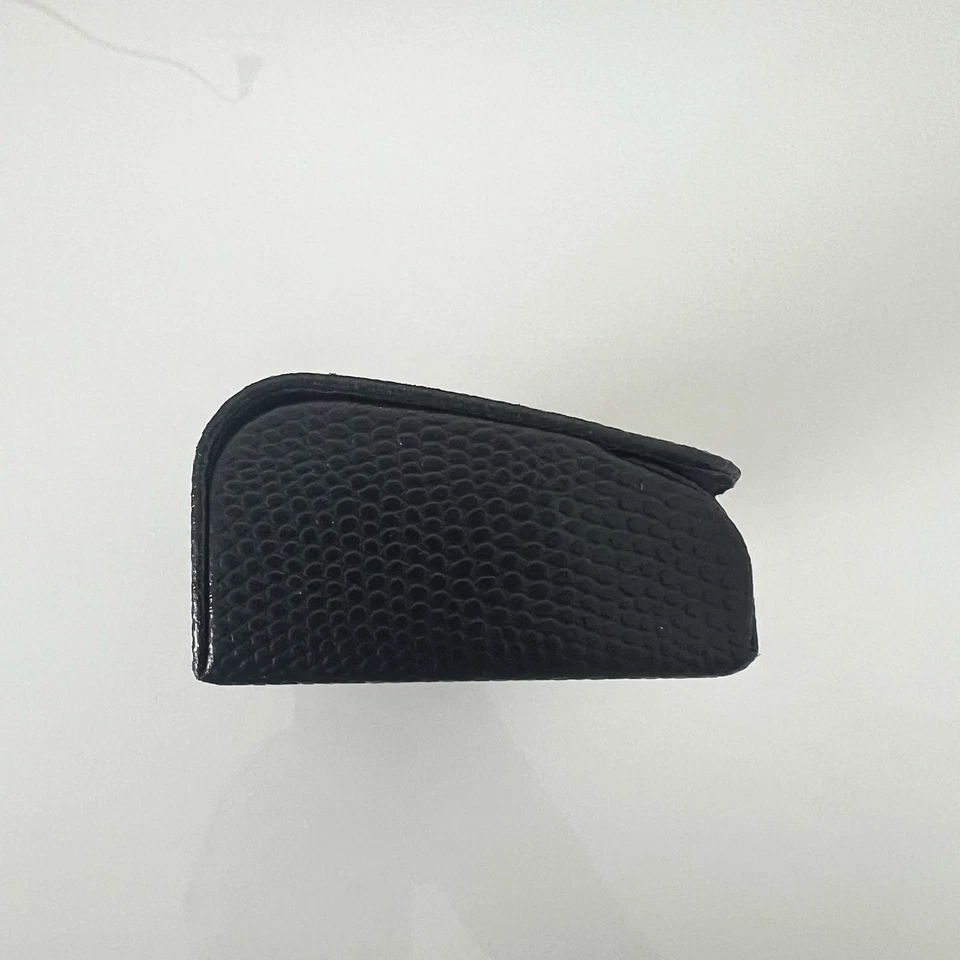 Estuche para gafas Brooks Brothers imitación cuero azul guijarro cierre magnético Foto 3 de 4