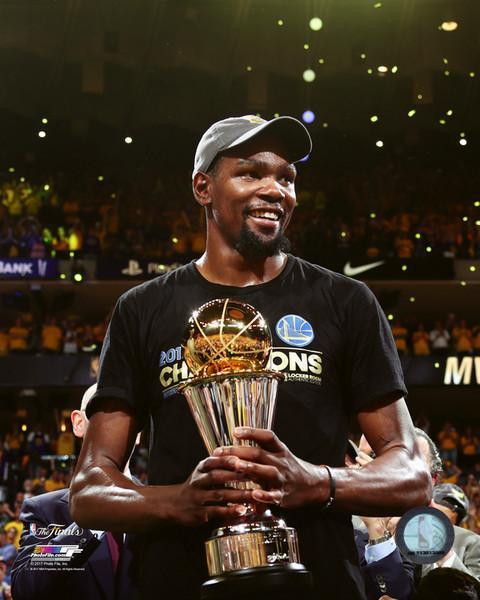 2017 FINALS Kevin Durant w/ MVP Trophy Golden State Warriors LICENSED 8x10  photo