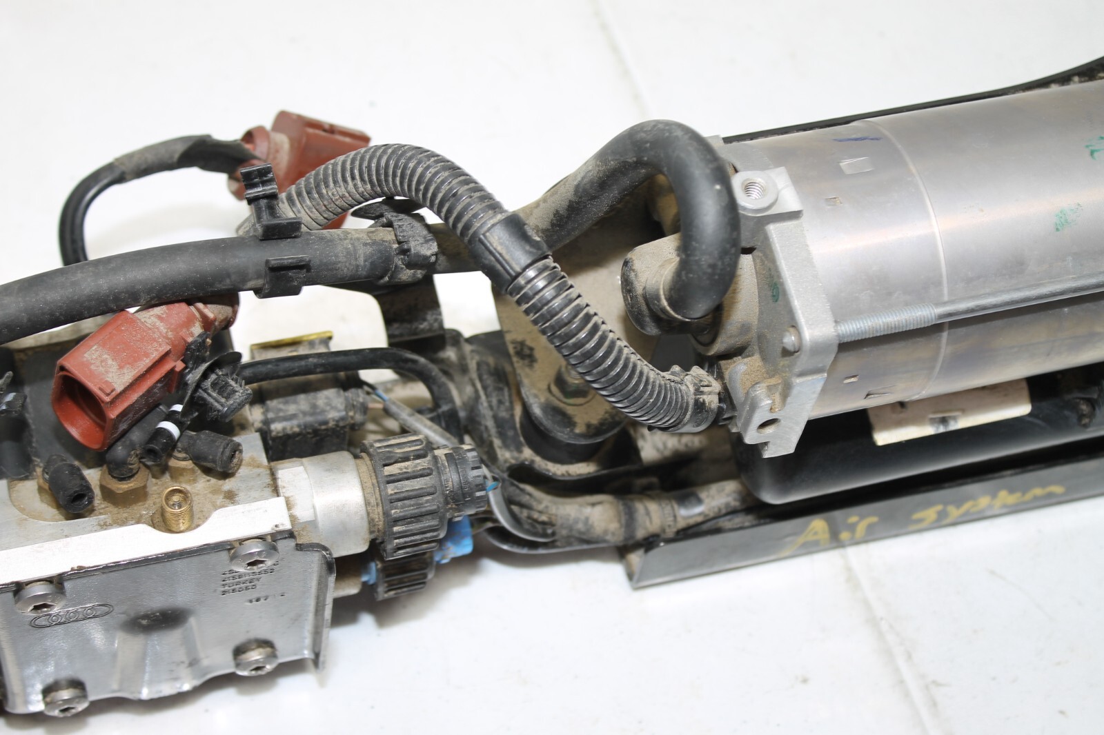 15-20 LAMBORGHINI HURACAN FRONT SHOCK AIR LIFT RIDE SYSTEM COMPRESSOR 4S0616007D