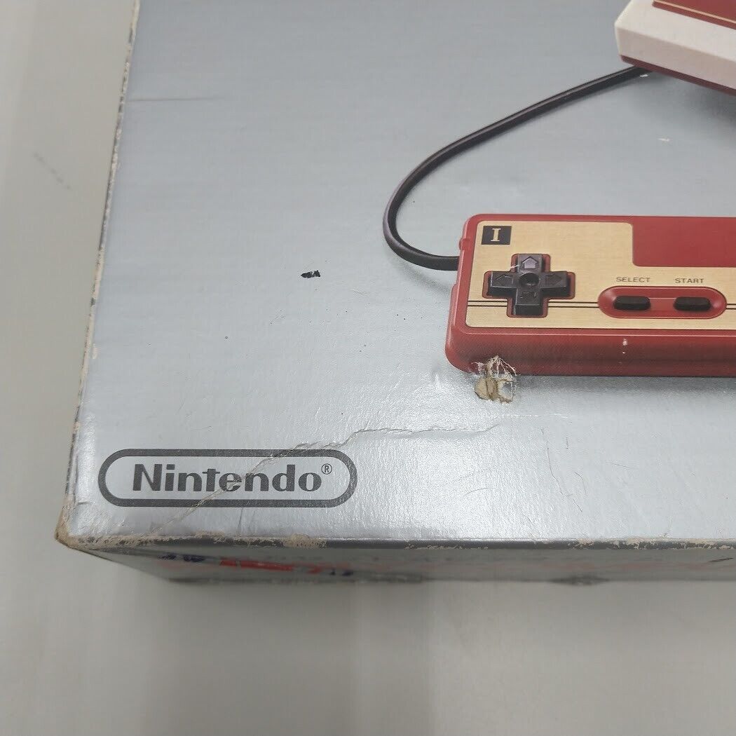 Nintendo Famicom in box Japanese original Console 4 games Nintendo Famicom in box Japanese original Console 4 games