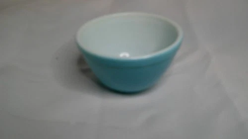 VINTAGE PYREX PRIMARY COLOR BLUE MIXING NESTING BOWL