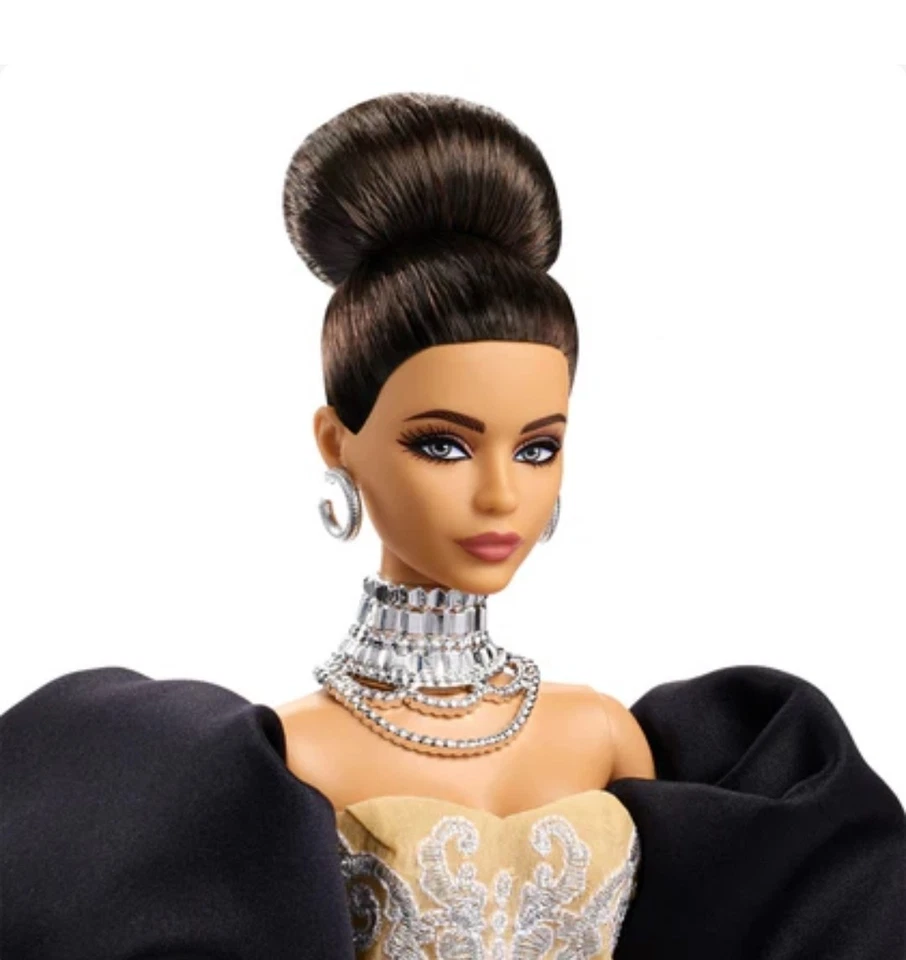 2025 PRE SALE PRE VENTE STYLED BY DESIGN BARBIE DOLL LINDA KYAW NRFB BEAUTIFUL - Imagen 4 de 4