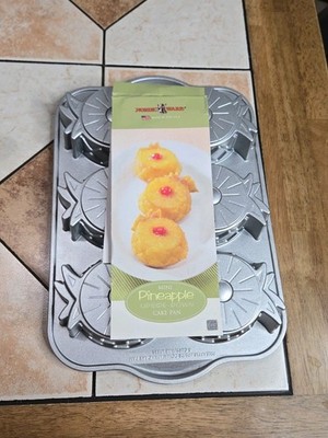Nordic Ware Pineapple Upside Down Pan 6 Mini Cakes 5 Cup Capacity Cast Aluminum