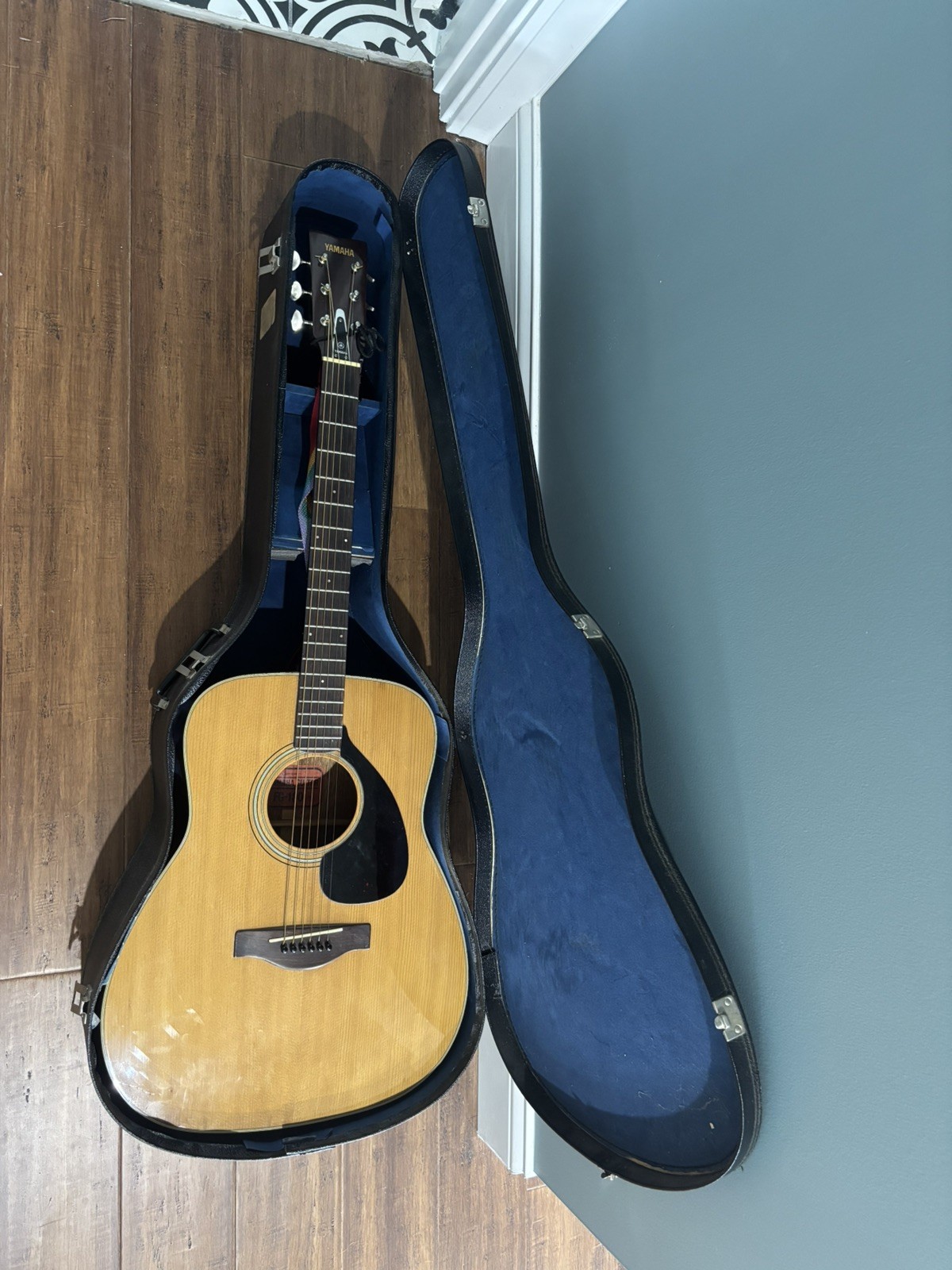 1971 Yamaha FG-180 Acoustic Guitar with Original Case & Accessories