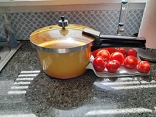 Presto Deluxe Pressure Cooker Harvest Gold Design 1970s Vintage