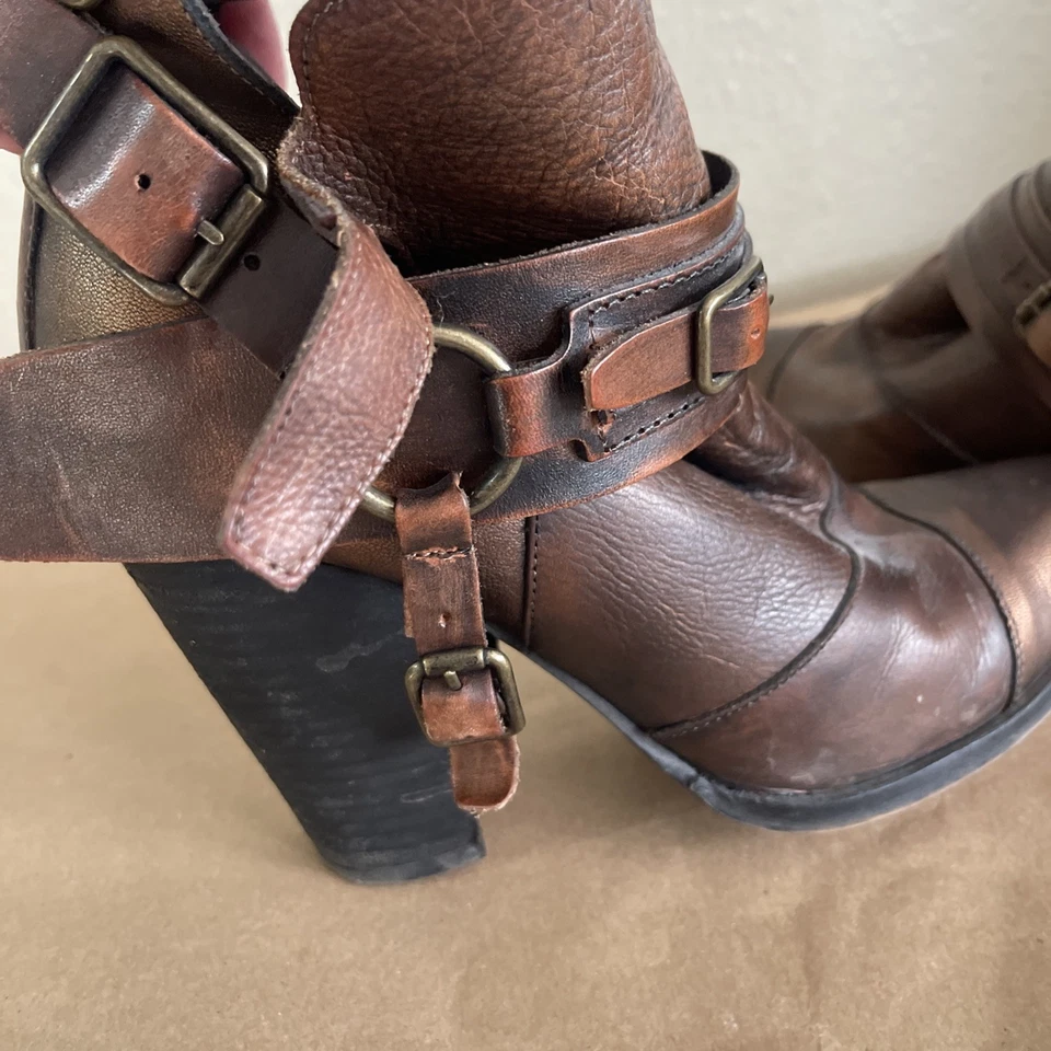 Botines Attitude Naughty Monkey de cuero talla 10 Foto 3 de 4