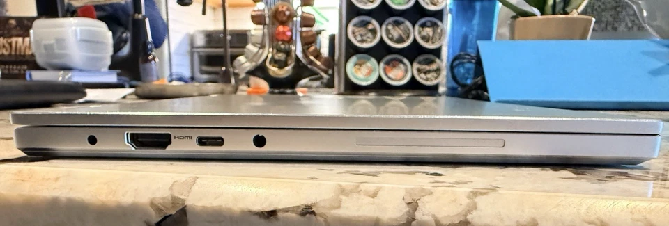 Samsung Galaxy Book Flex Alpha Laptop - 13.3" -2-in-1 - i5 - 8GB RAM - 256GB SSD - Image 4 of 4