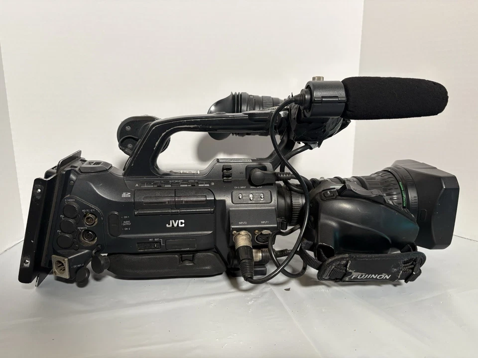 JVC GY-HM750CHU HD Digital Video Camera & Fujinon XT17sx4.5BRM-K1 4.5-77mm Lens - Image 3 of 4